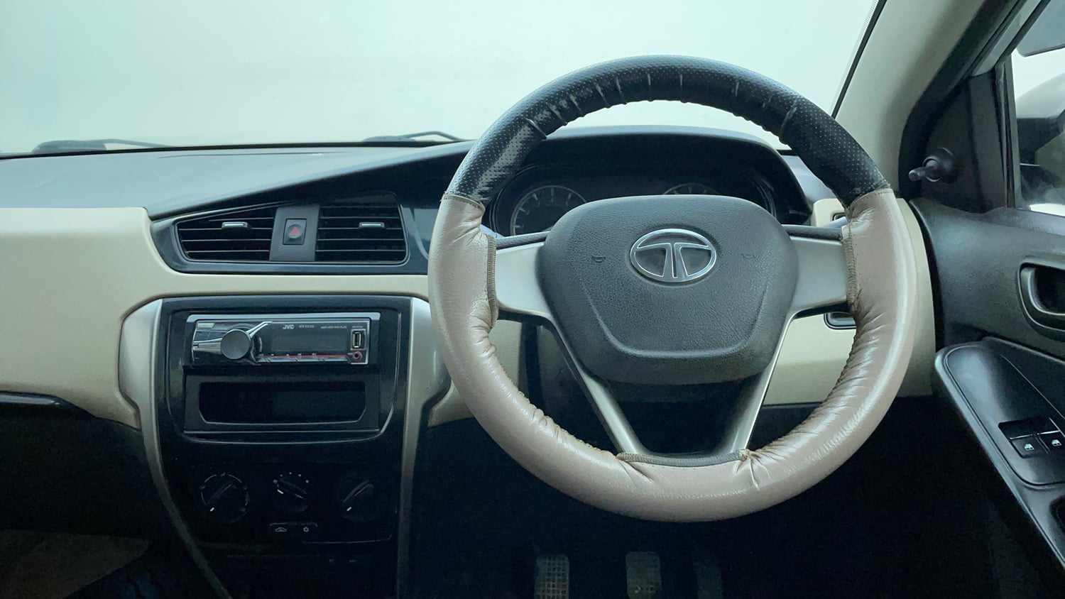 Used 2017 Tata Zest XE Petrol Petrol Manual interior STEERING VIEW