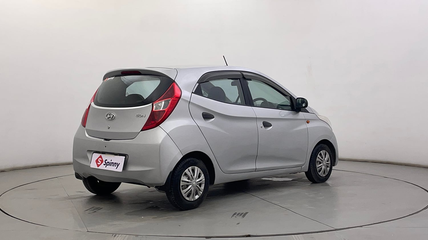 Used 2016 Hyundai Eon Era + Petrol Manual exterior RIGHT REAR CORNER VIEW
