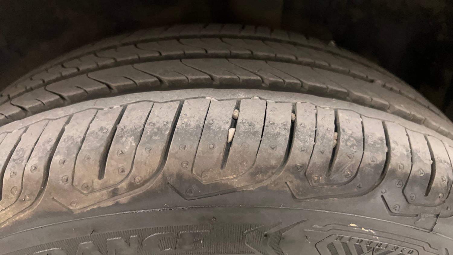 Used 2018 Volkswagen Ameo Comfortline 1.2L (P) Petrol Manual tyres LEFT REAR TYRE TREAD VIEW