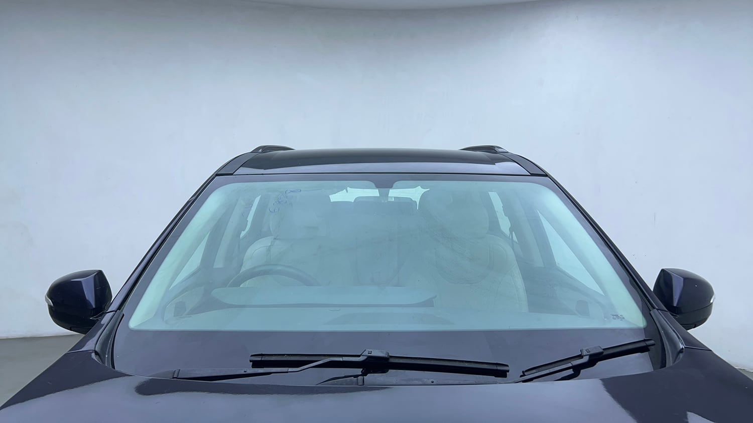 Used 2023 Mahindra XUV700 AX 3 Diesel MT 7 STR Diesel Manual exterior FRONT WINDSHIELD VIEW