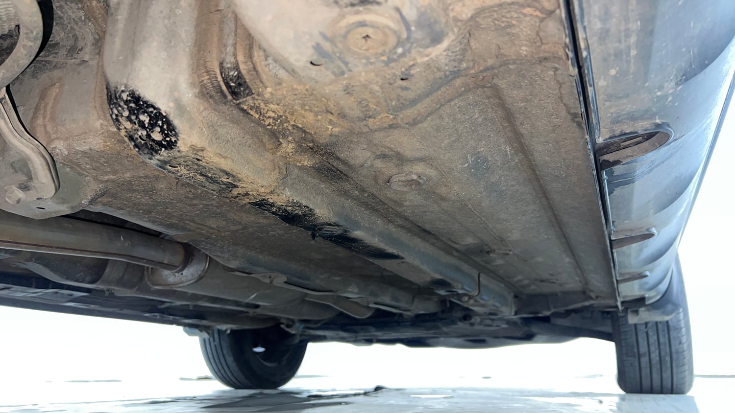 Used 2019 hyundai Venue S 1.0 AT Turbo Petrol Petrol Automatic extra REAR RIGHT UNDERBODY VIEW