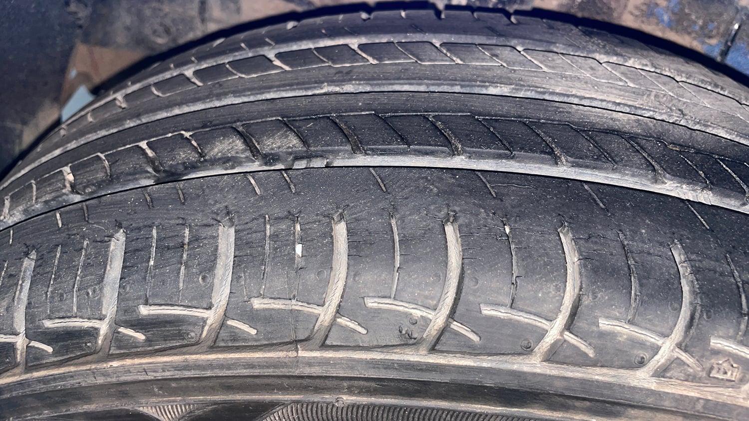 Used 2019 Hyundai Elite i20 Sportz Plus 1.2 CVT Petrol Automatic tyres RIGHT REAR TYRE TREAD VIEW