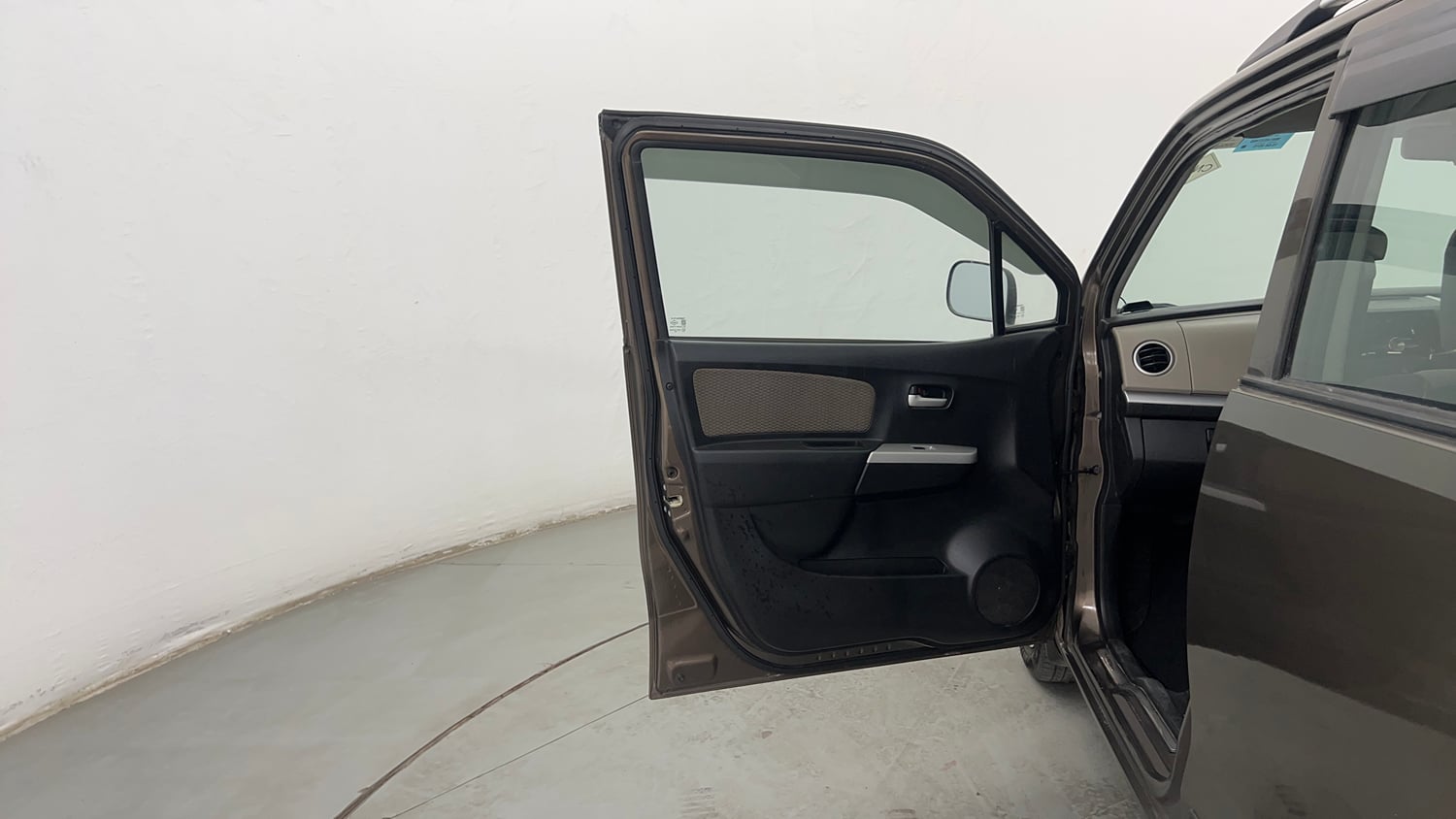 Used 2015 Maruti Suzuki Wagon R LXI CNG Cng Manual interior LEFT FRONT DOOR OPEN VIEW