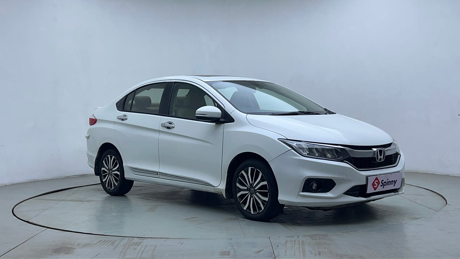 Used 2017 Honda City ZX CVT Petrol Petrol Automatic exterior RIGHT FRONT CORNER VIEW