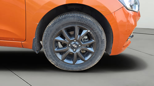 Used 2018 Hyundai Elite i20 Asta 1.2 Petrol Manual tyres RIGHT FRONT TYRE RIM VIEW