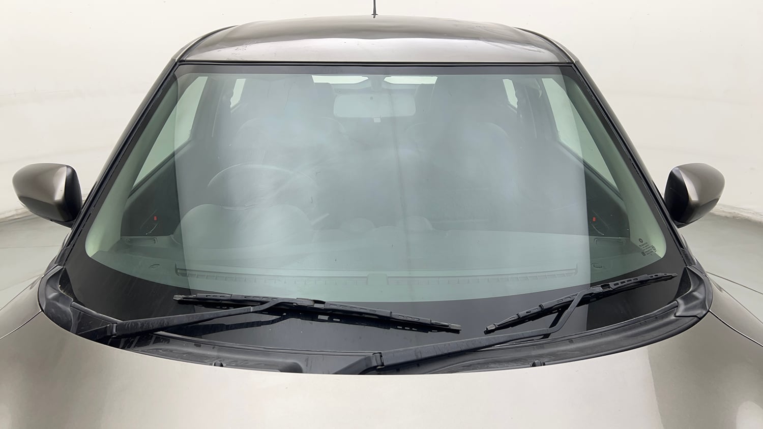 Used 2020 Maruti Suzuki Swift VXi Petrol Manual exterior FRONT WINDSHIELD VIEW