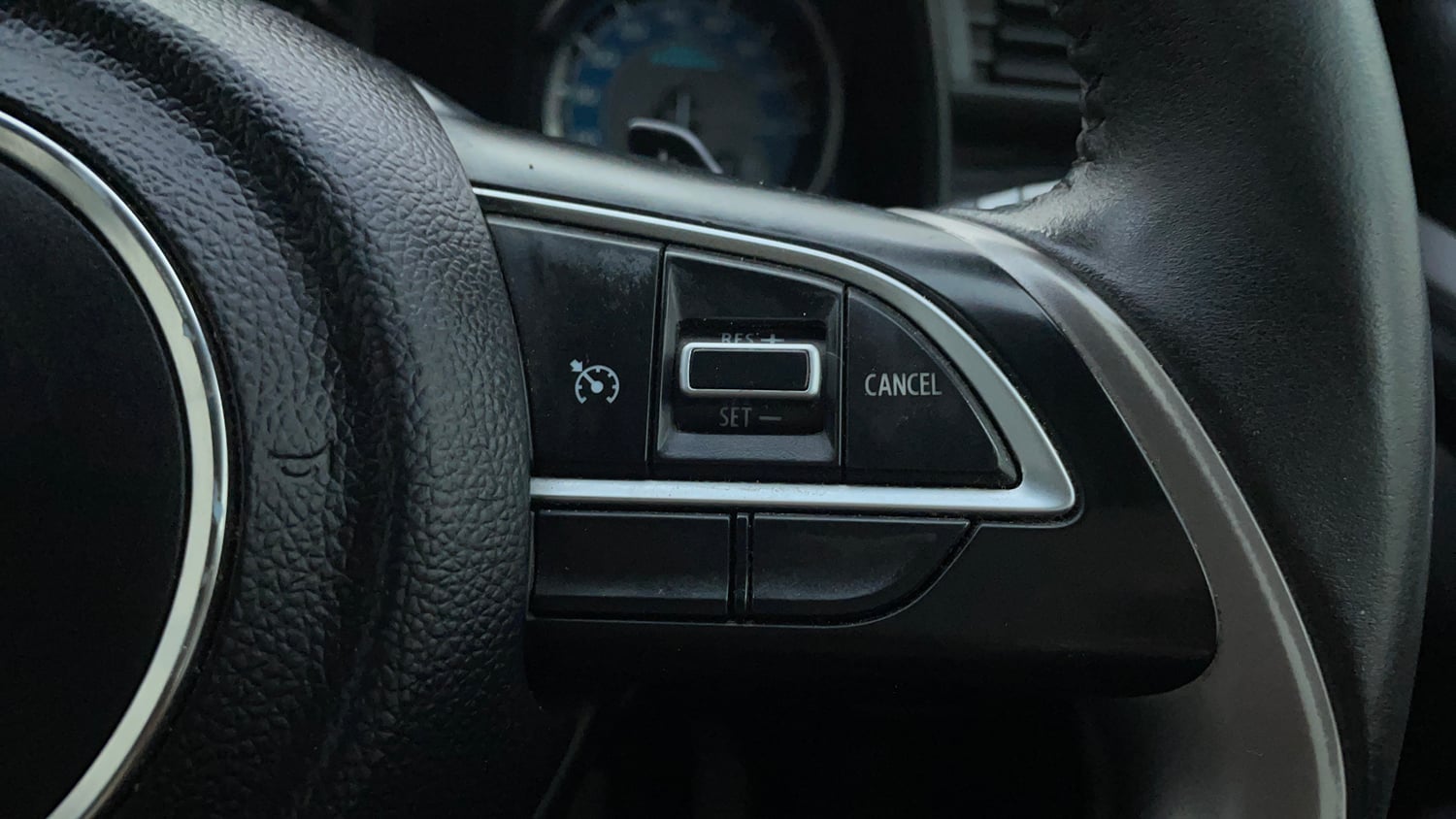 Used 2022 Maruti Suzuki XL6 Alpha Plus AT Petrol Petrol Automatic top_features Cruise control