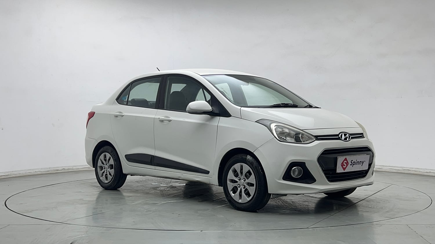 Used 2016 Hyundai Xcent S 1.2 Petrol Manual exterior RIGHT FRONT CORNER VIEW