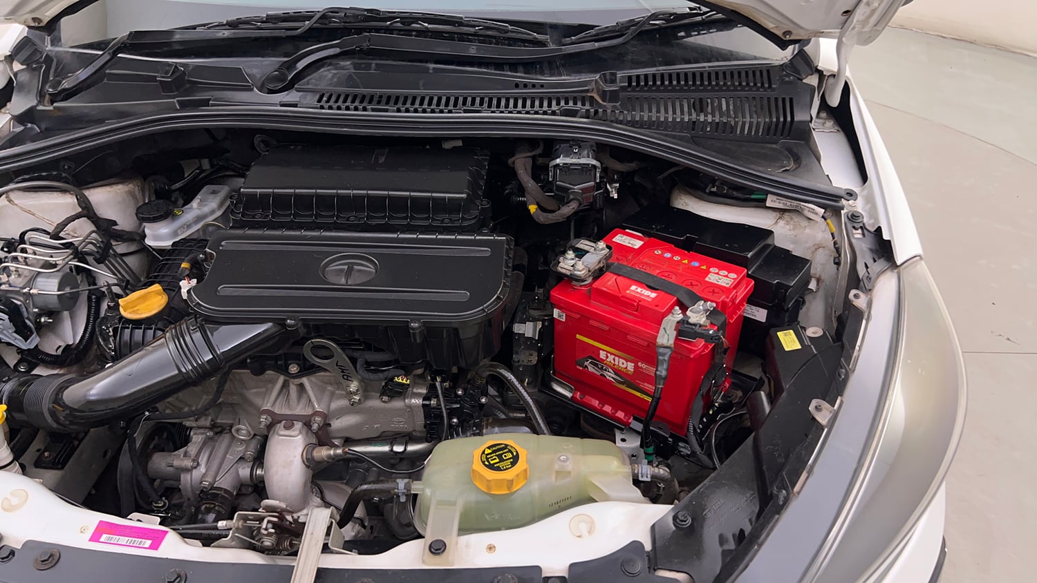 Used 2022 Tata Tiago XZA Plus Petrol Automatic engine ENGINE LEFT SIDE HINGE & APRON VIEW