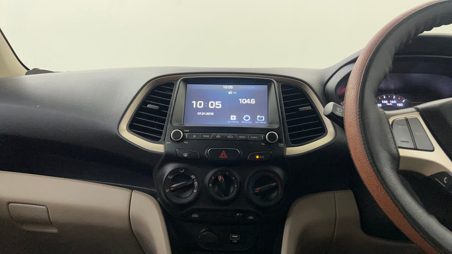 Used 2019 Hyundai Santro Sportz Petrol Manual interior MUSIC SYSTEM & AC CONTROL VIEW