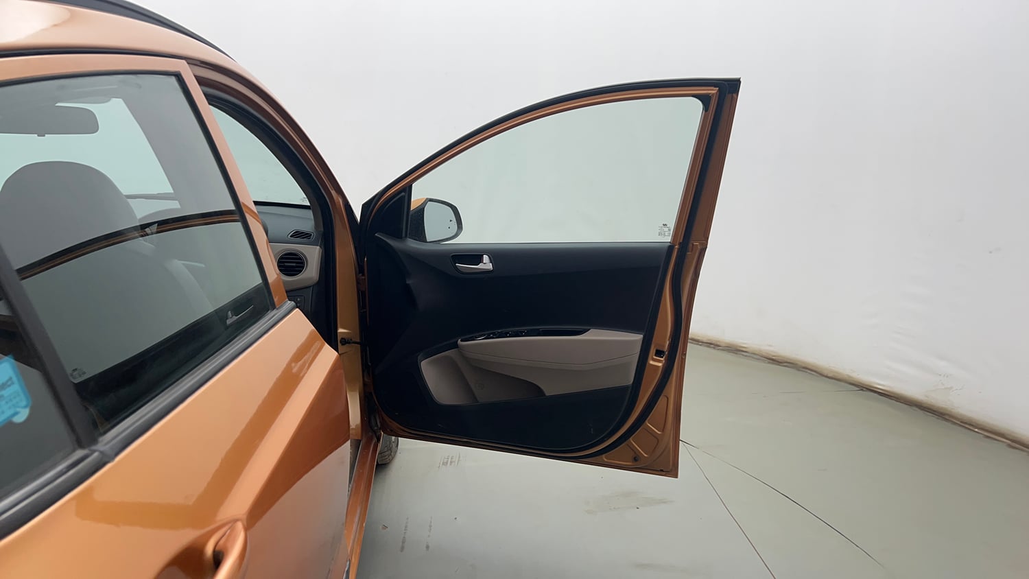Used 2017 Hyundai Grand i10 Sportz (O) 1.2 Kappa VTVT Petrol Manual interior RIGHT FRONT DOOR OPEN VIEW