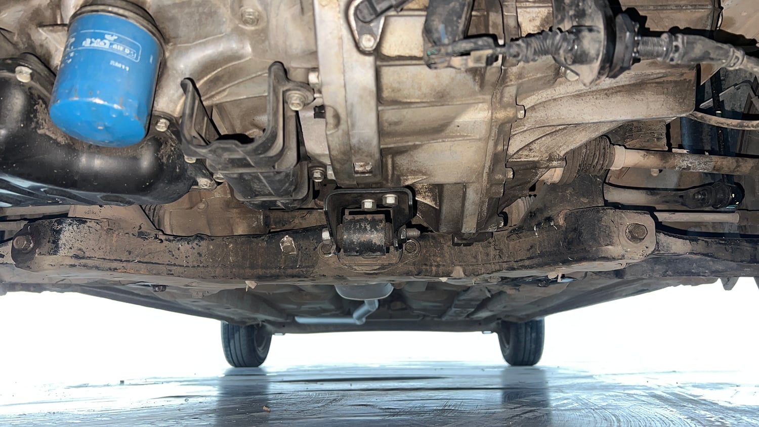 Used 2016 Hyundai Xcent S 1.2 Petrol Manual extra FRONT LEFT UNDERBODY VIEW
