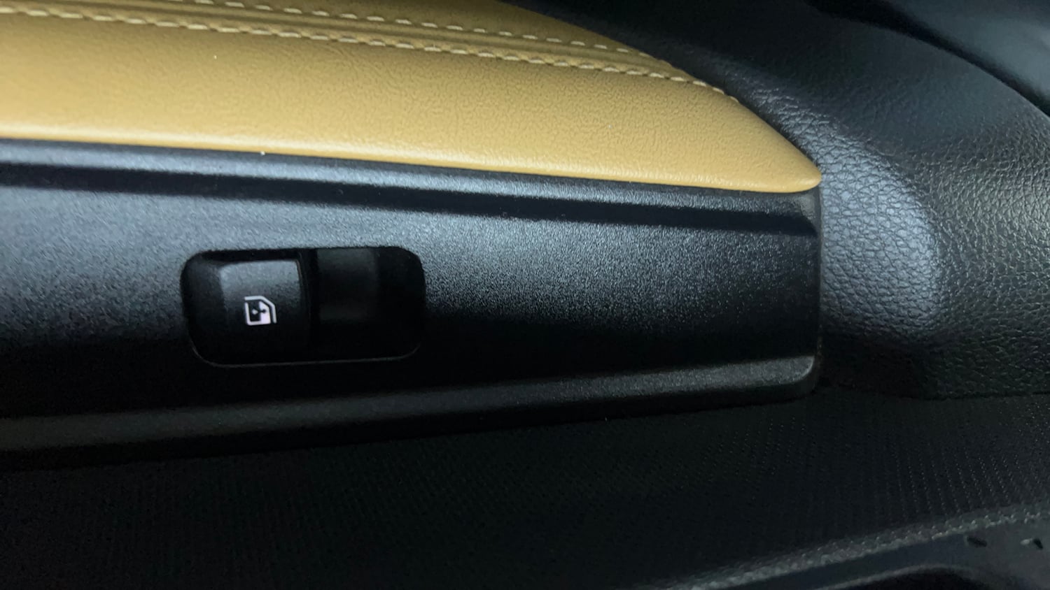 Used 2024 Kia Sonet HTX Plus 1.5 Diesel MT Diesel Manual top_features Ventilated seats