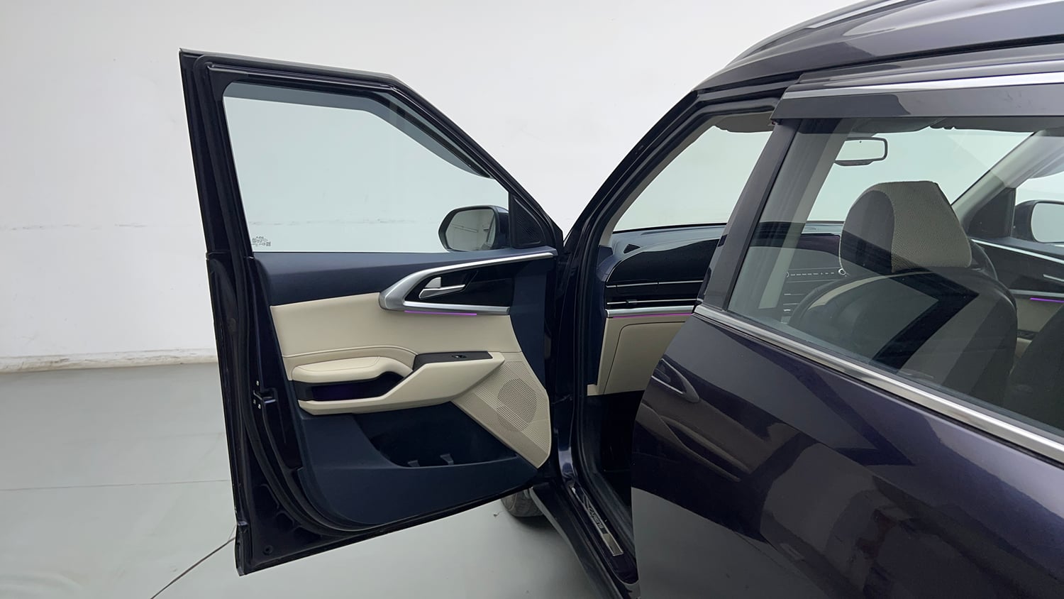 Used 2022 Kia Carens Luxury 1.4 Petrol 7 STR Petrol Manual interior LEFT FRONT DOOR OPEN VIEW