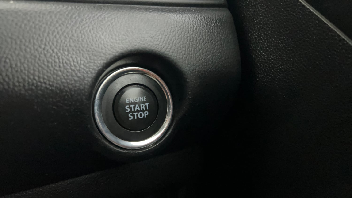Used 2019 Maruti Suzuki Swift ZXi Petrol Manual top_features Keyless start