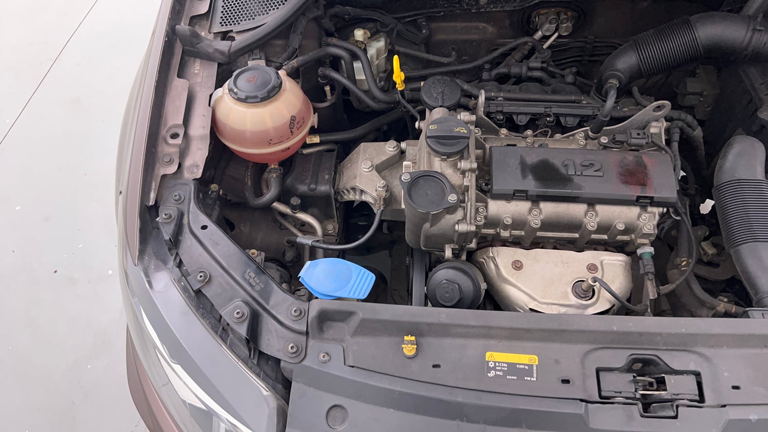 Used 2018 Volkswagen Ameo Highline1.2L Plus (P) 16 Alloy Petrol Manual engine ENGINE RIGHT SIDE VIEW