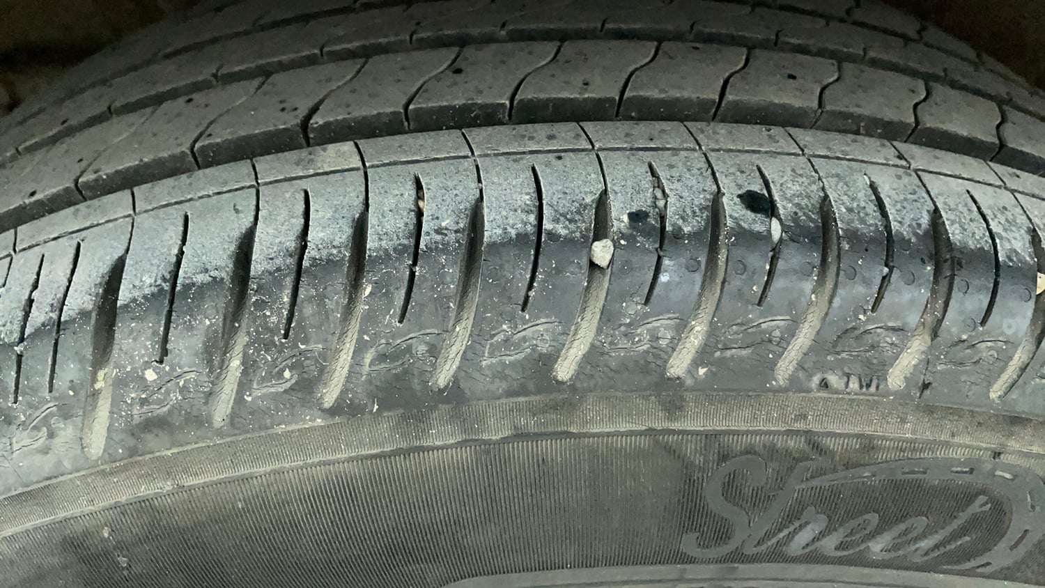 Used 2022 Hyundai Venue SX Plus 1.0 Turbo DCT Petrol Automatic tyres RIGHT REAR TYRE TREAD VIEW