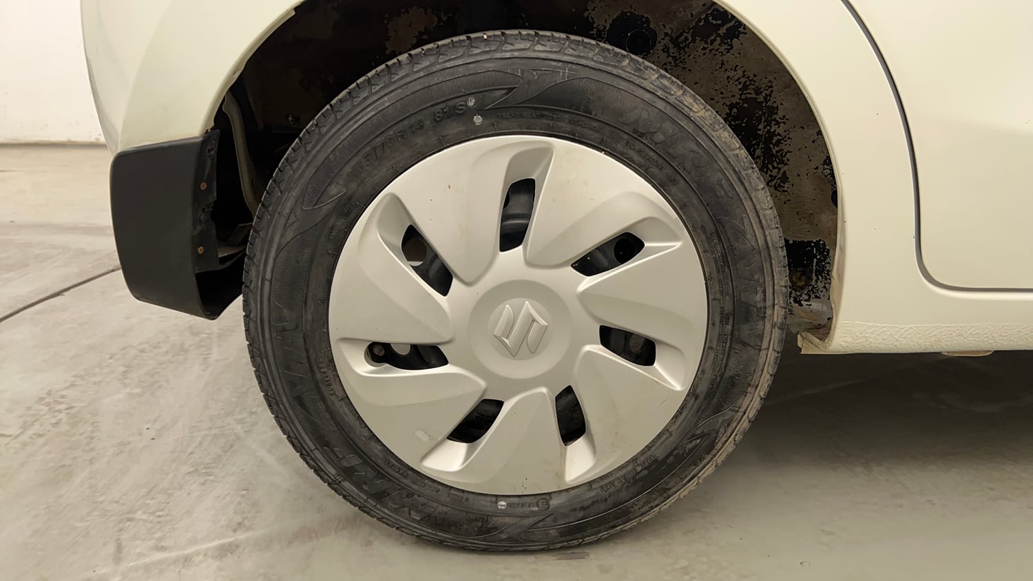 Used 2017 Maruti Suzuki Celerio ZXi Petrol Manual tyres RIGHT REAR TYRE RIM VIEW