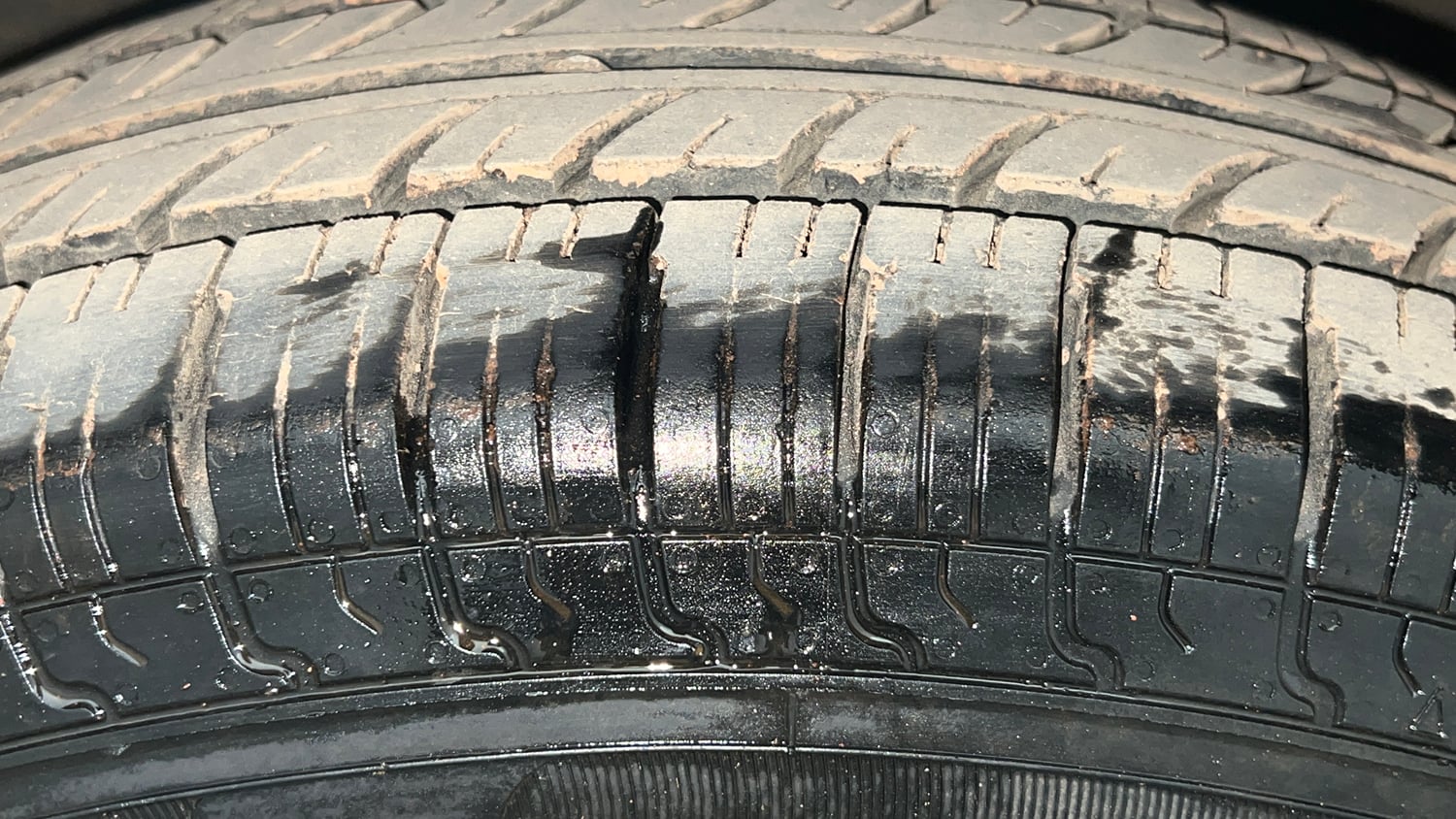 Used 2016 Maruti Suzuki Swift Dzire VXI Petrol Manual tyres RIGHT FRONT TYRE TREAD VIEW