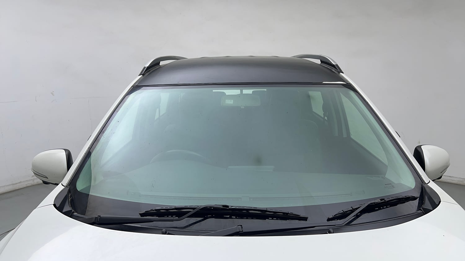Used 2022 Maruti Suzuki XL6 Alpha Plus MT Petrol Petrol Manual exterior FRONT WINDSHIELD VIEW