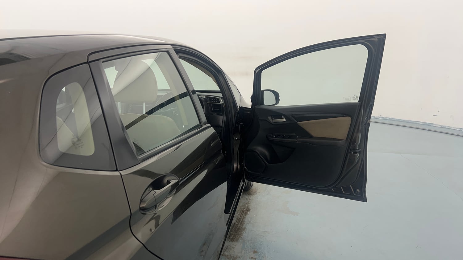Used 2018 Honda Jazz SV Petrol Petrol Manual interior RIGHT FRONT DOOR OPEN VIEW