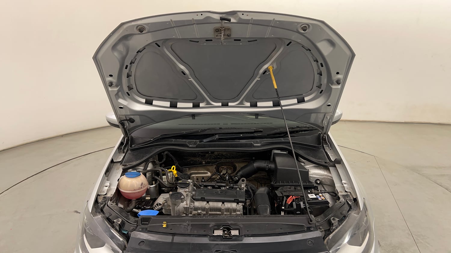 Used 2018 Volkswagen Ameo Comfortline 1.2L (P) Petrol Manual engine ENGINE & BONNET OPEN FRONT VIEW