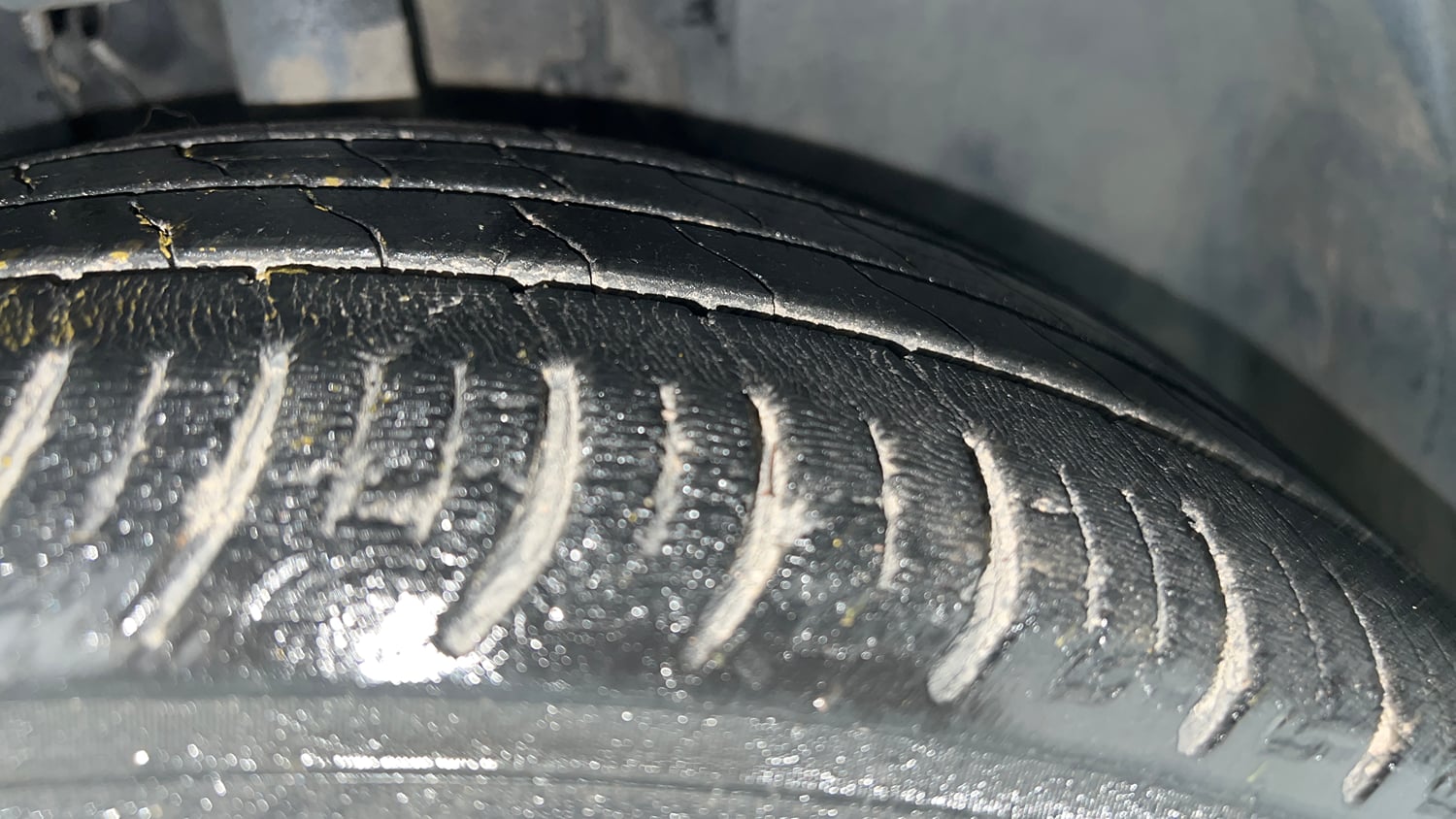 Used 2021 Tata Altroz XZ Plus i-Turbo Petrol Petrol Manual tyres RIGHT FRONT TYRE TREAD VIEW