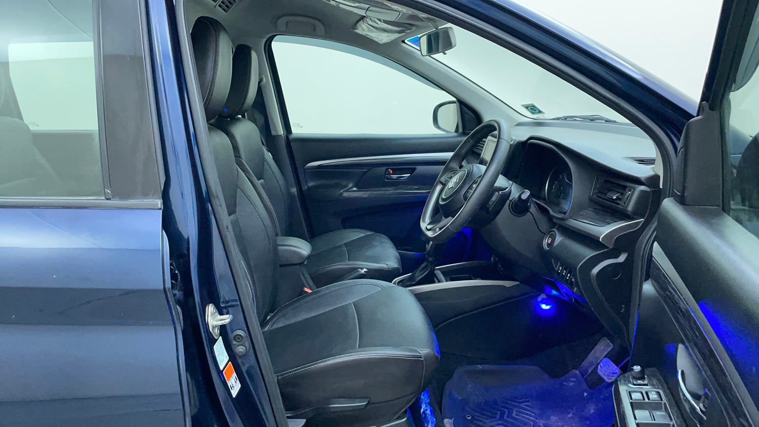 Used 2022 Maruti Suzuki XL6 Alpha Plus AT Petrol Petrol Automatic interior RIGHT SIDE FRONT DOOR CABIN VIEW