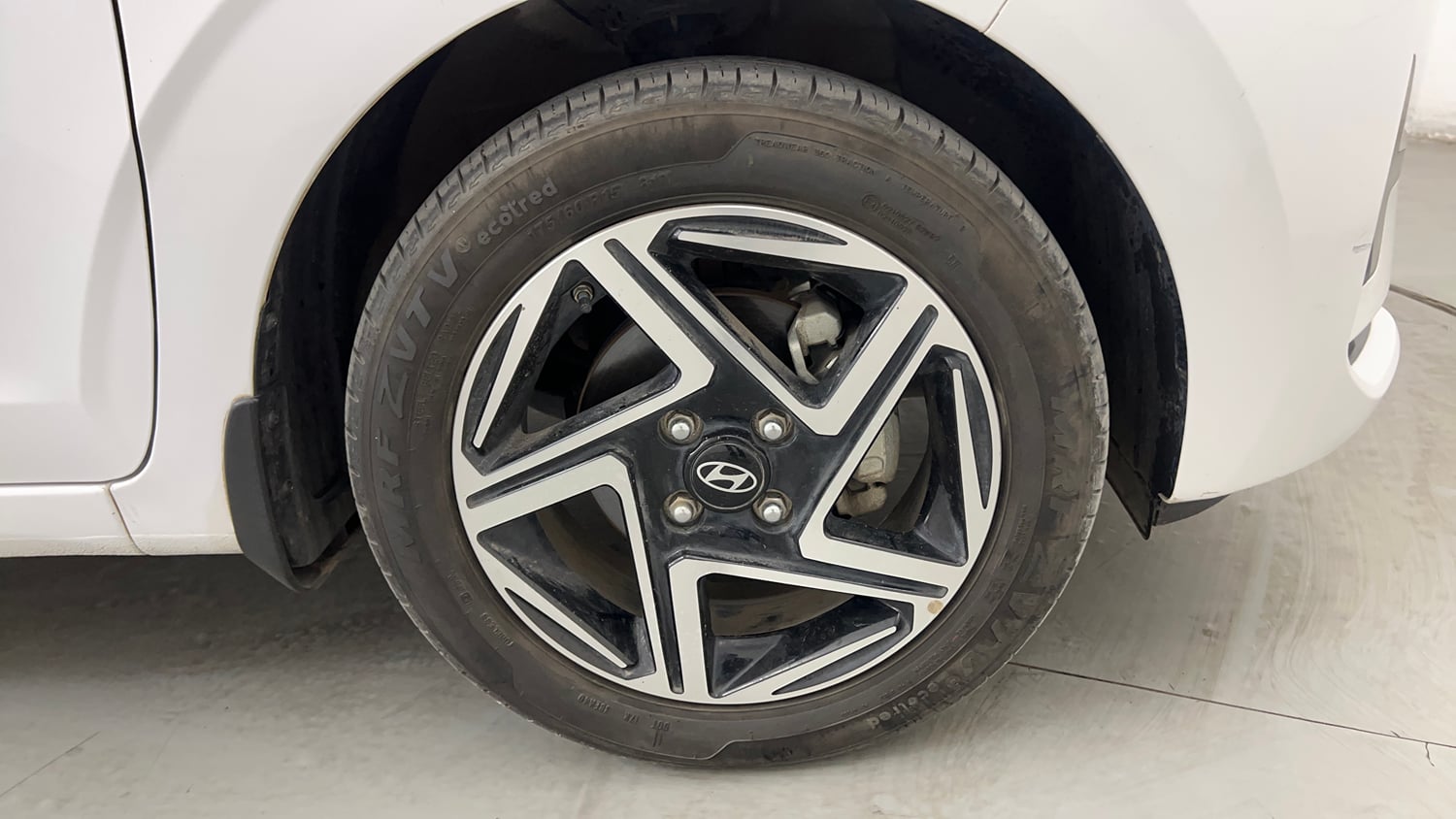 Used 2024 Hyundai Grand i10 Nios Asta 1.2 Kappa AMT Petrol Automatic tyres RIGHT FRONT TYRE RIM VIEW