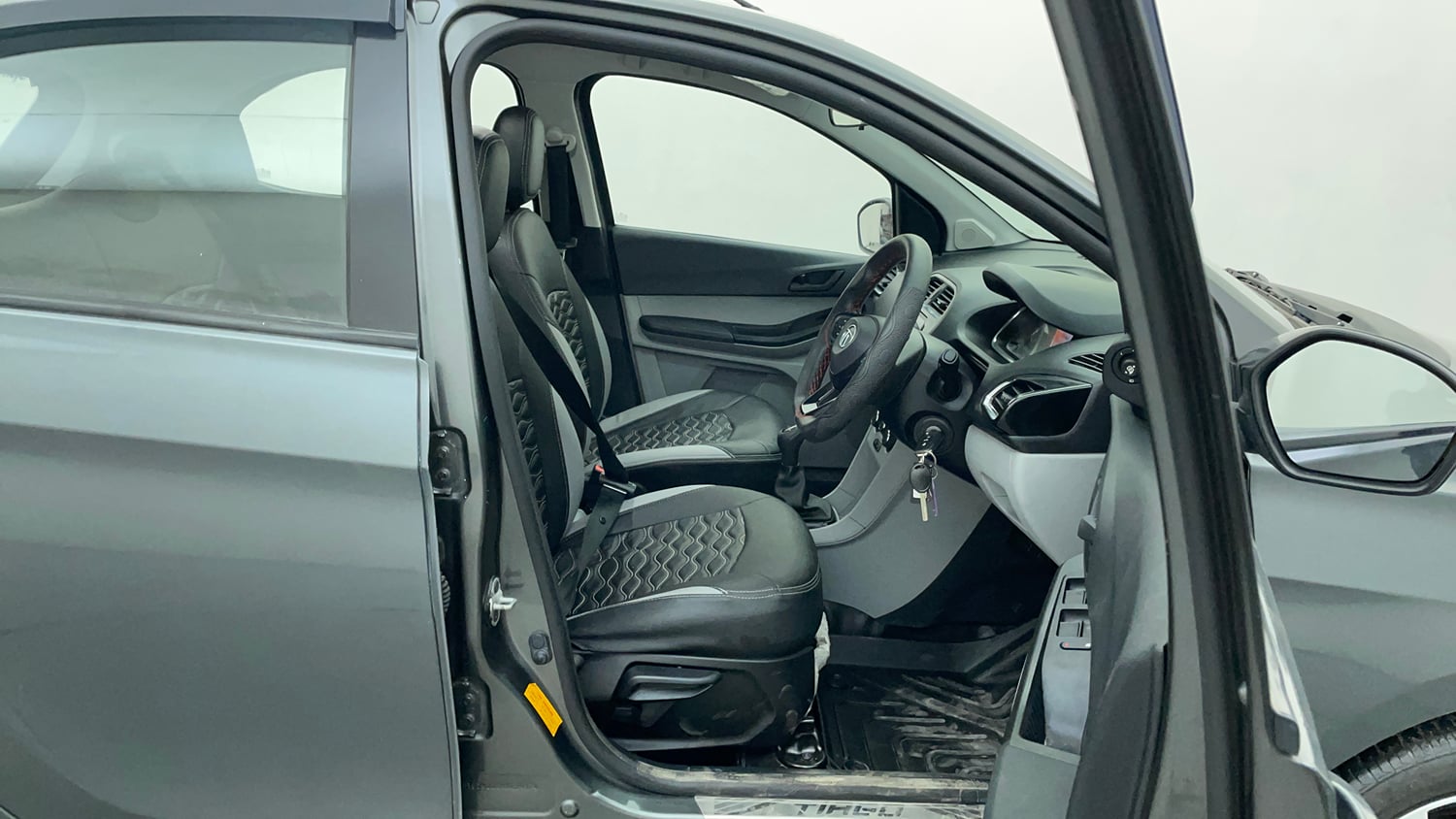 Used 2021 Tata Tiago XZ Petrol Manual interior RIGHT SIDE FRONT DOOR CABIN VIEW