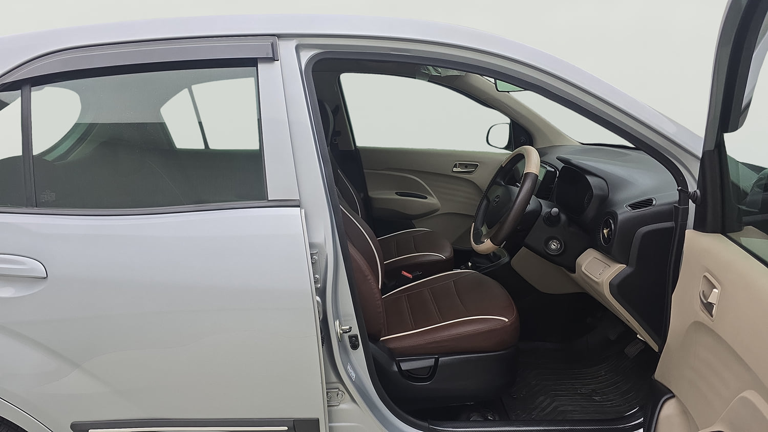 Used 2019 Hyundai Santro Magna Petrol Manual interior RIGHT SIDE FRONT DOOR CABIN VIEW