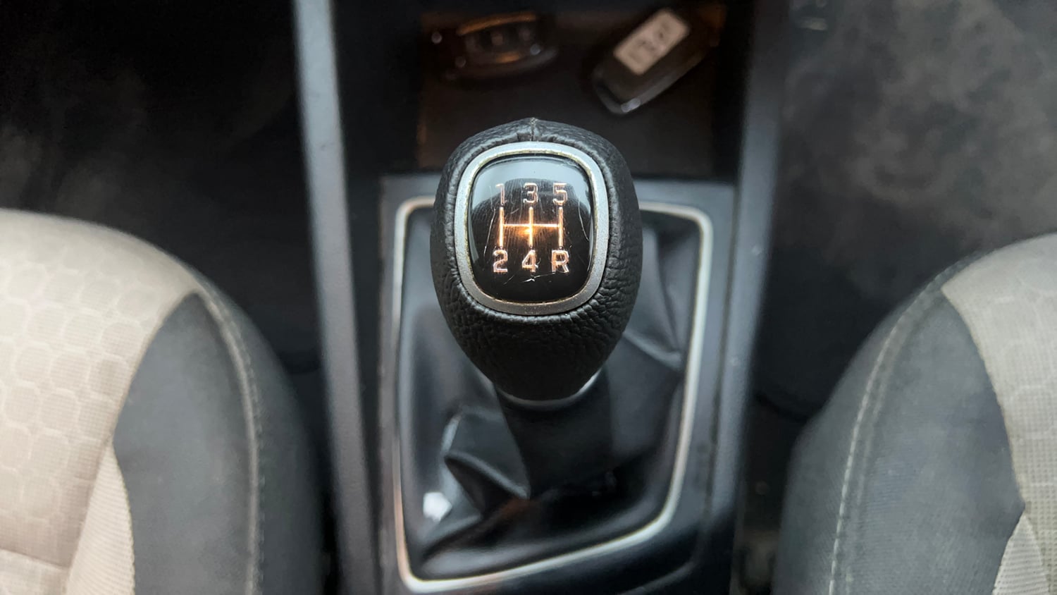Used 2017 Hyundai Elite i20 Asta 1.2 Petrol Manual interior GEAR  KNOB VIEW