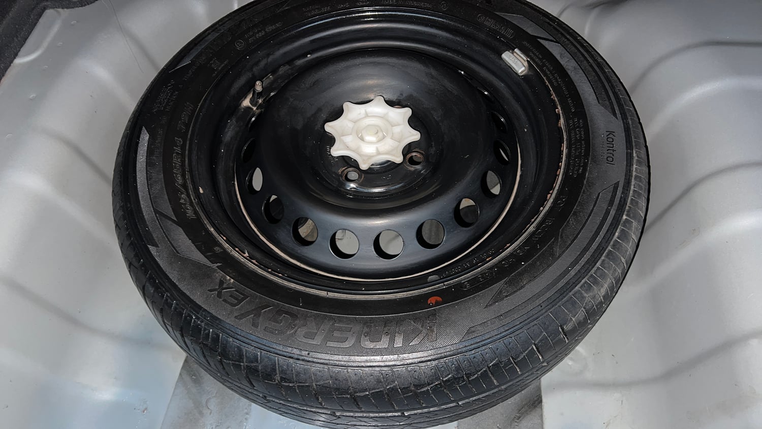 Used 2019 Hyundai Xcent SX Petrol Manual tyres SPARE TYRE VIEW
