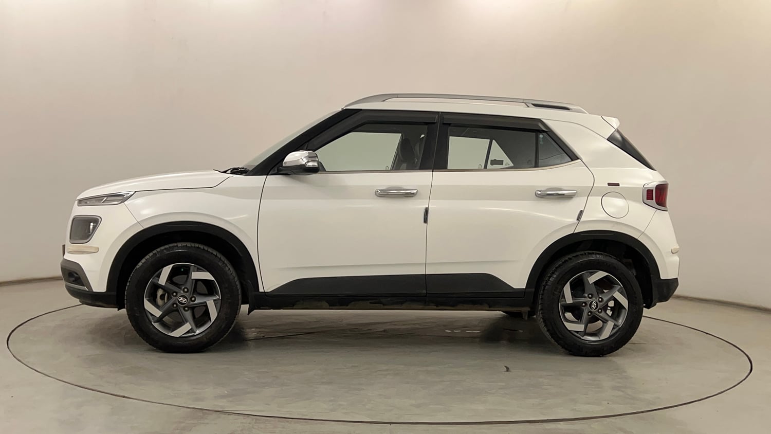 Used 2021 Hyundai Venue SX 1.0 Turbo Petrol Manual exterior LEFT SIDE VIEW