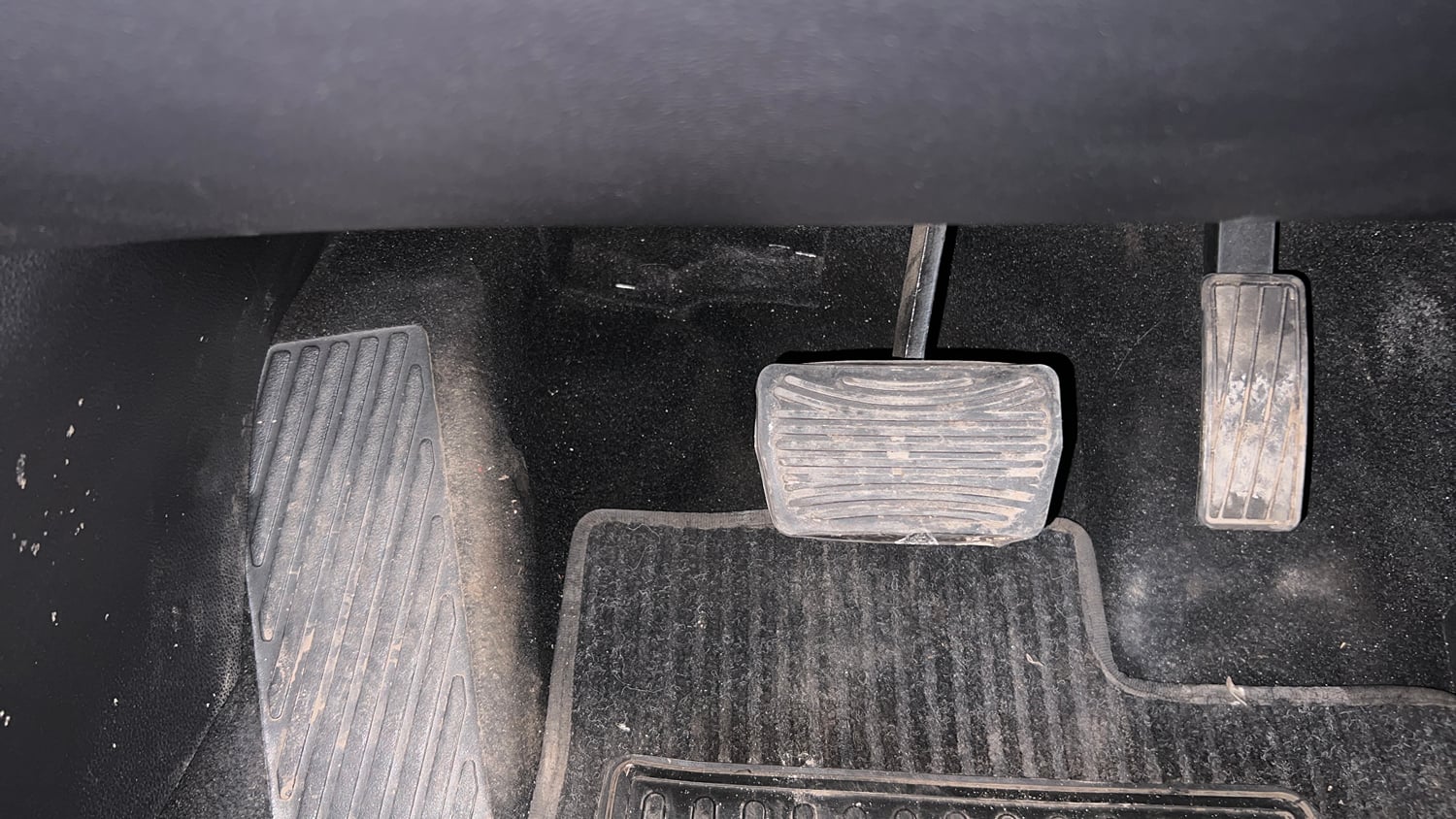 Used 2022 Mahindra XUV700 AX 5 Diesel AT 7 STR Diesel Automatic interior PEDALS VIEW