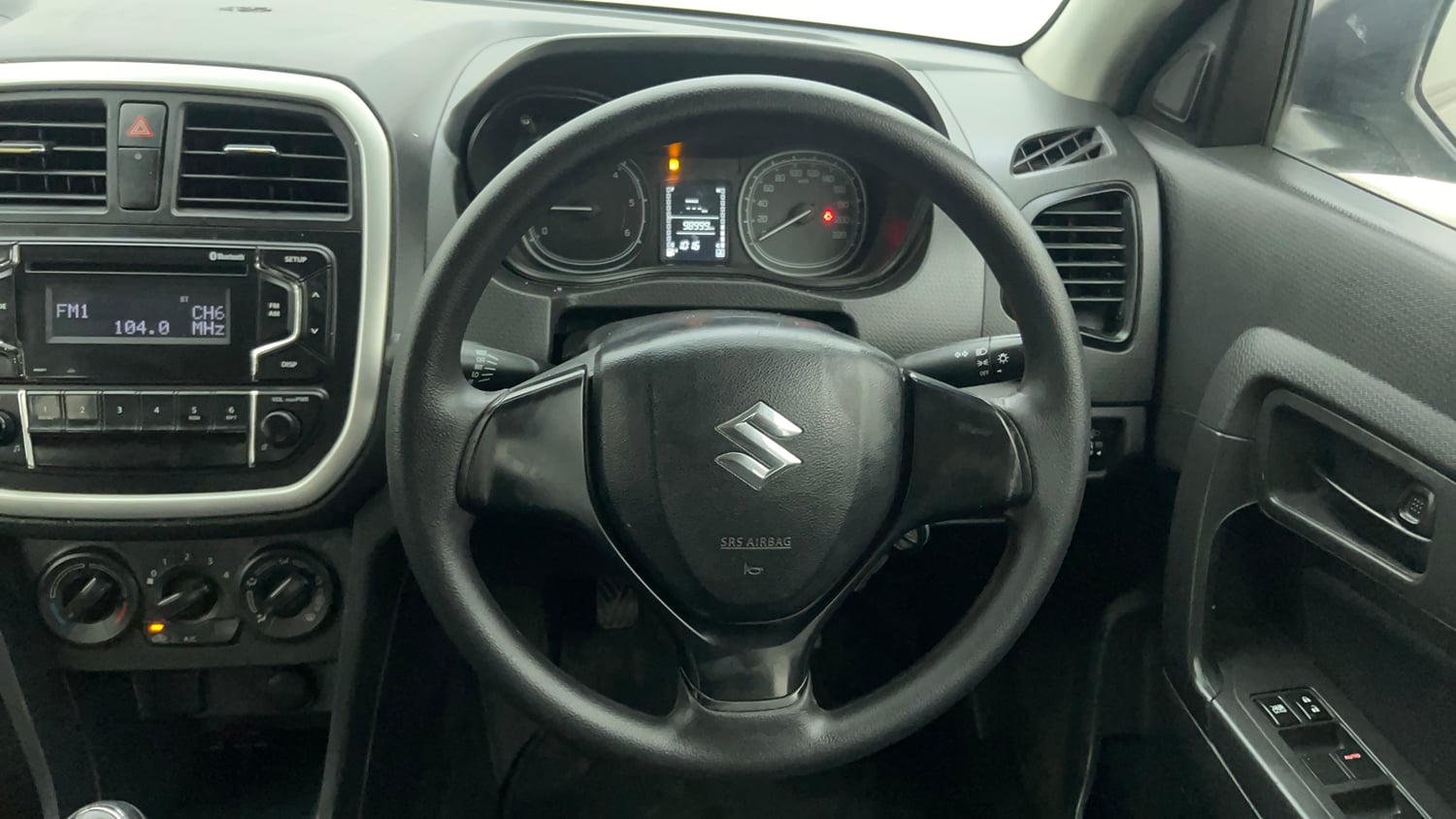 Used 2017 Maruti Suzuki Vitara Brezza [2016-2020] VDi Diesel Manual interior STEERING VIEW
