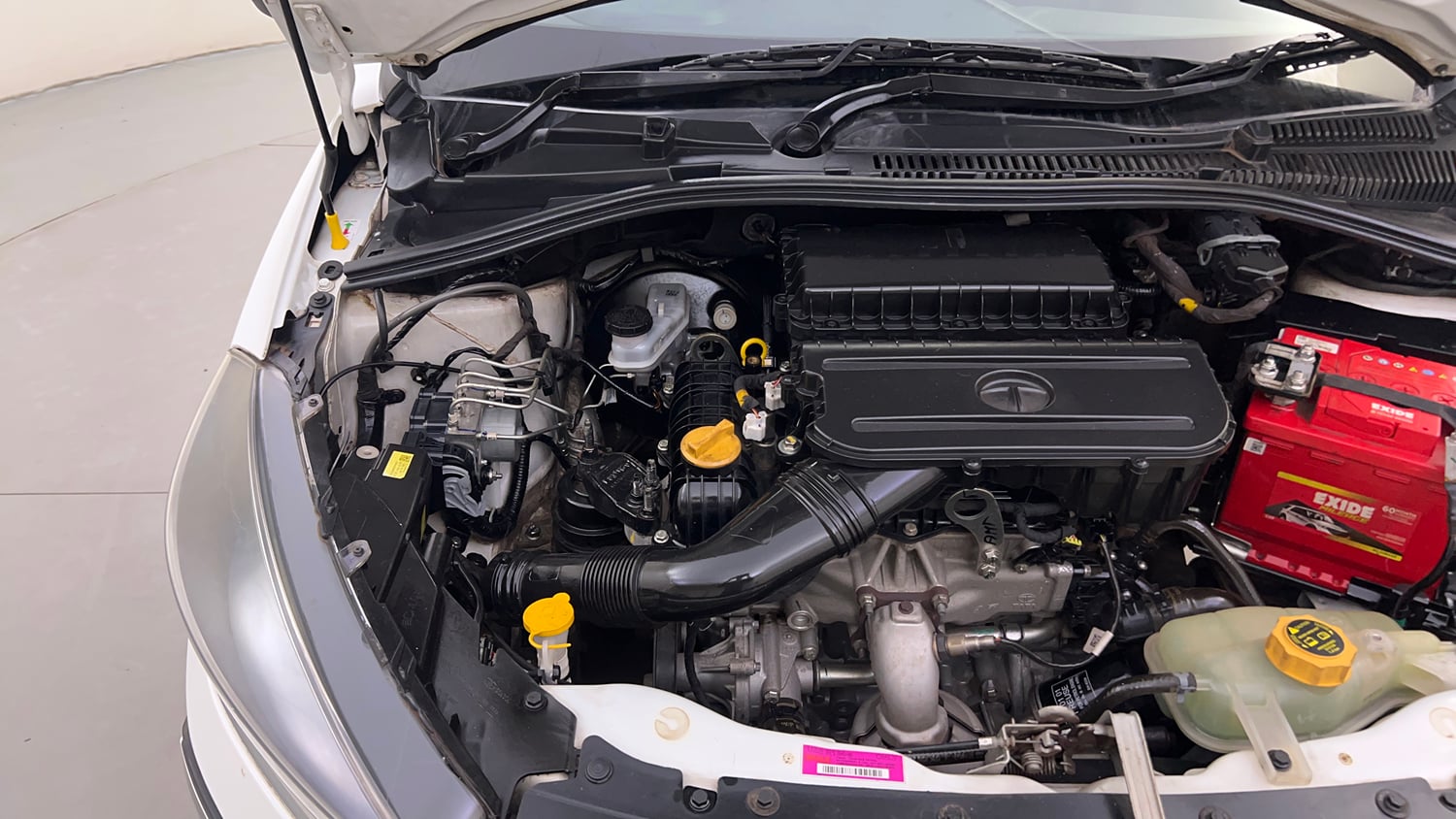 Used 2022 Tata Tiago XZA Plus Petrol Automatic engine ENGINE RIGHT SIDE HINGE & APRON VIEW