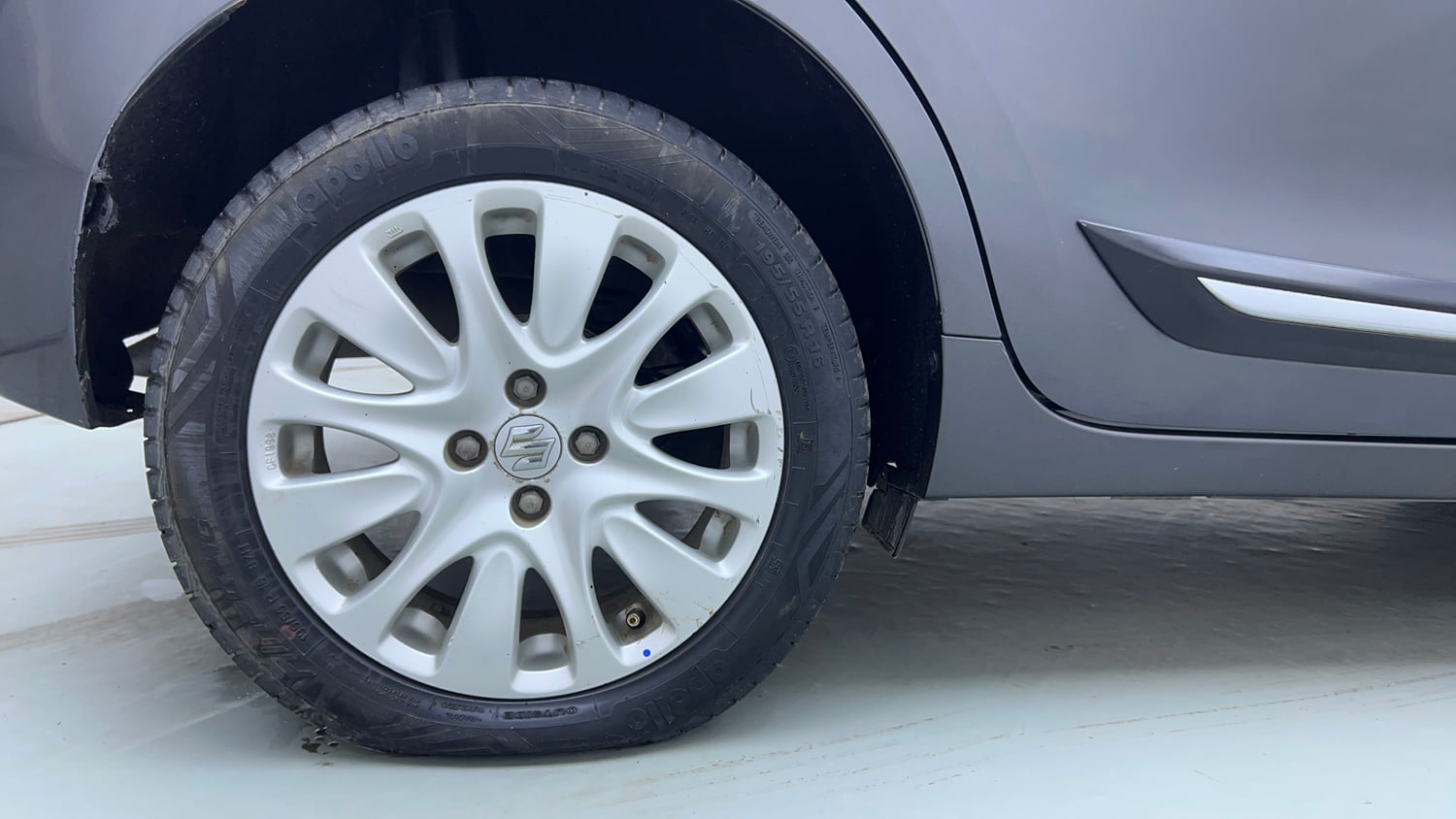 Used 2016 Maruti Suzuki Baleno Alpha 1.2 Petrol Manual tyres RIGHT REAR TYRE RIM VIEW