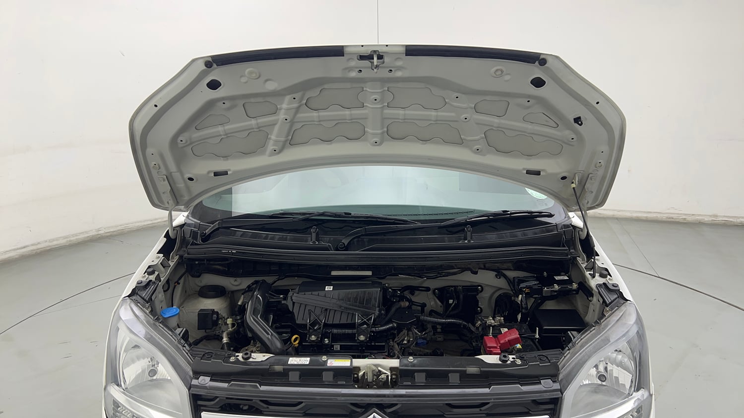 Used 2024 Maruti Suzuki Wagon R VXI 1.0 Petrol Manual engine ENGINE & BONNET OPEN FRONT VIEW