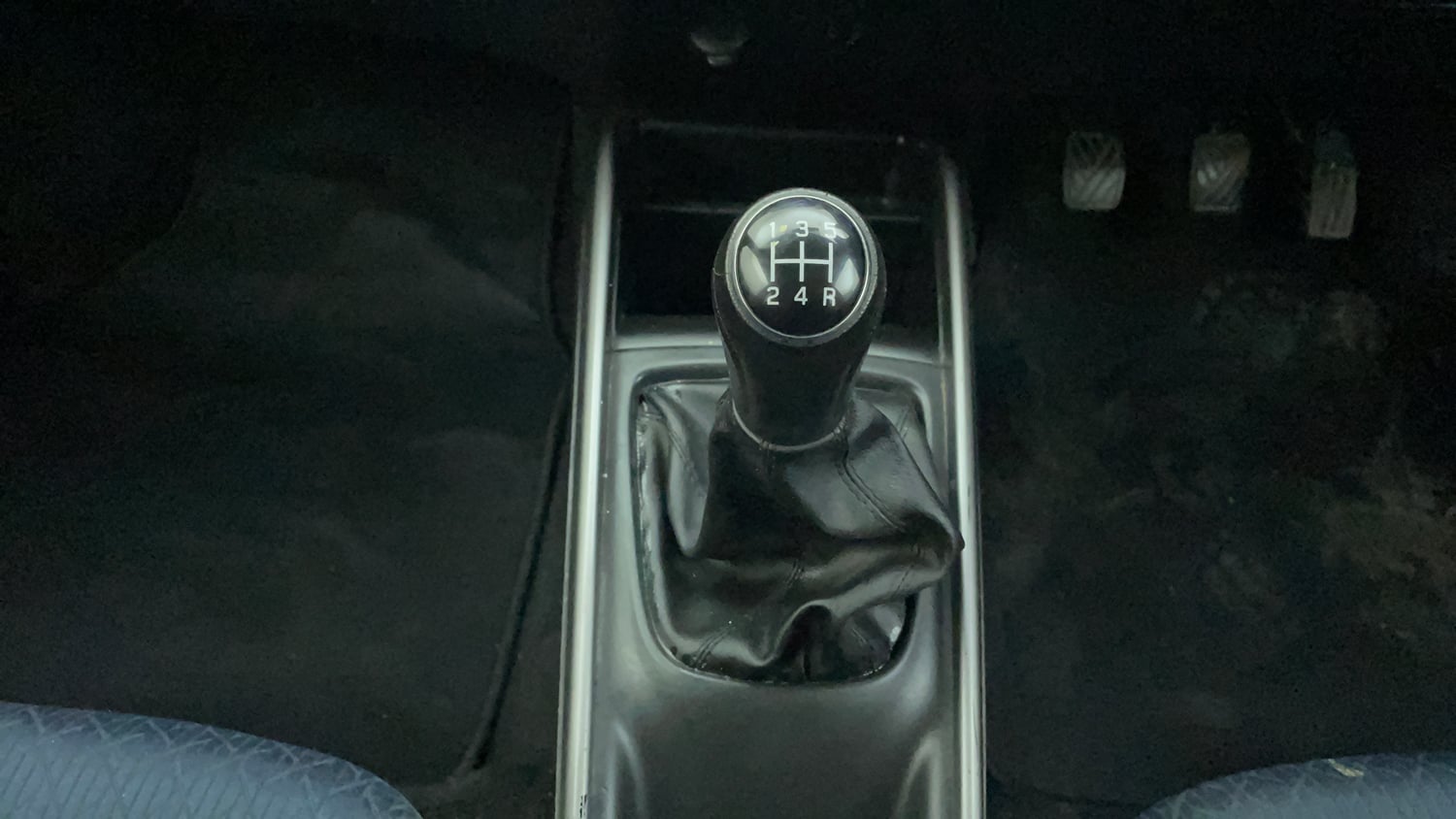 Used 2019 Maruti Suzuki Baleno Delta Petrol Manual interior GEAR  KNOB VIEW