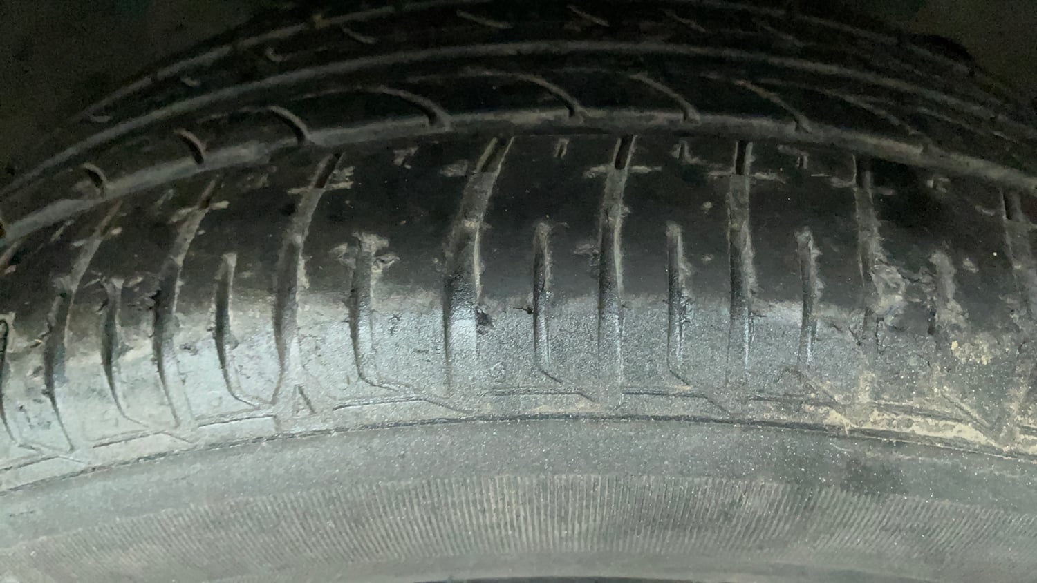 Used 2021 Tata Tiago XZ Petrol Manual tyres RIGHT FRONT TYRE TREAD VIEW