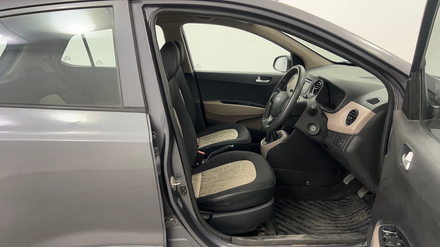 Used 2016 Hyundai Grand i10 Sportz 1.2 Kappa VTVT Petrol Manual interior RIGHT SIDE FRONT DOOR CABIN VIEW