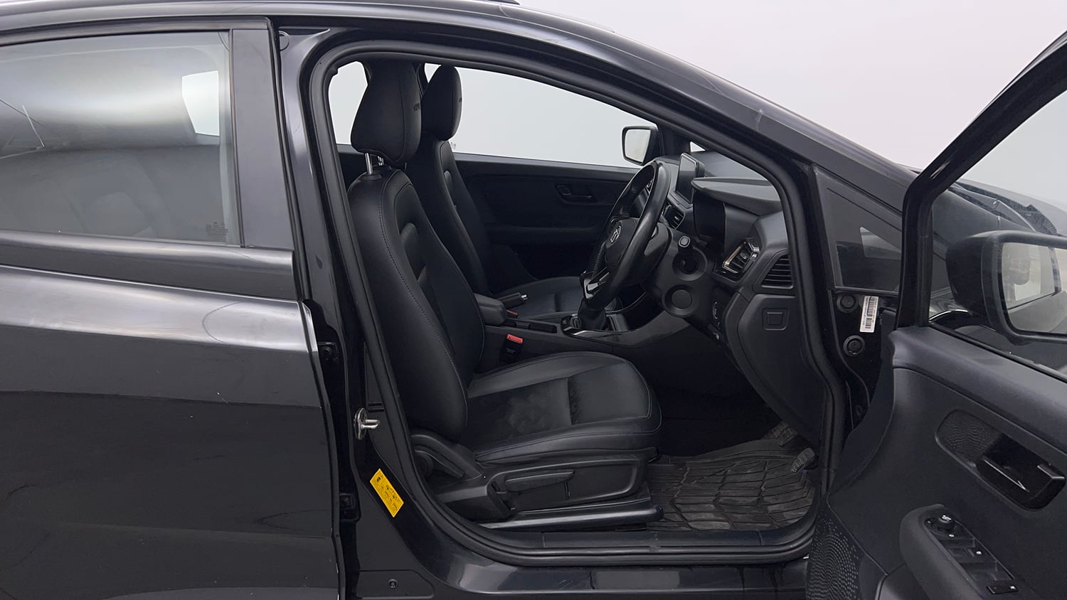 Used 2022 Tata Altroz XZ Plus Petrol Dark Edition Petrol Manual interior RIGHT SIDE FRONT DOOR CABIN VIEW