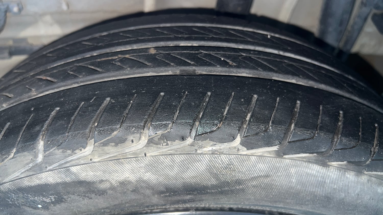 Used 2020 Tata Tiago XZA Plus Petrol Automatic tyres LEFT REAR TYRE TREAD VIEW
