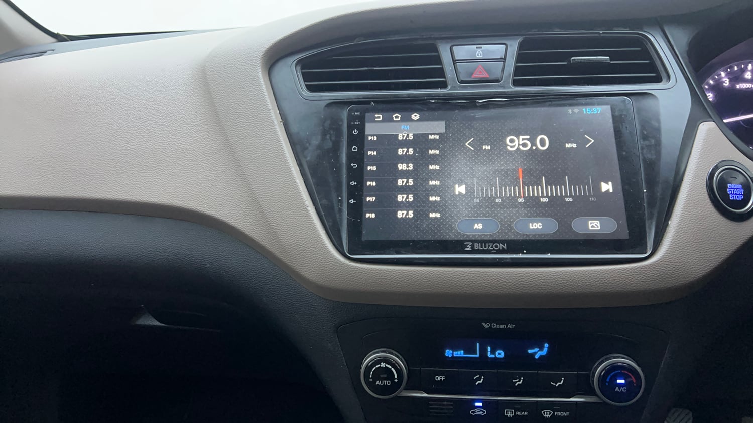 Used 2017 Hyundai Elite i20 Asta 1.2 Petrol Manual interior MUSIC SYSTEM & AC CONTROL VIEW
