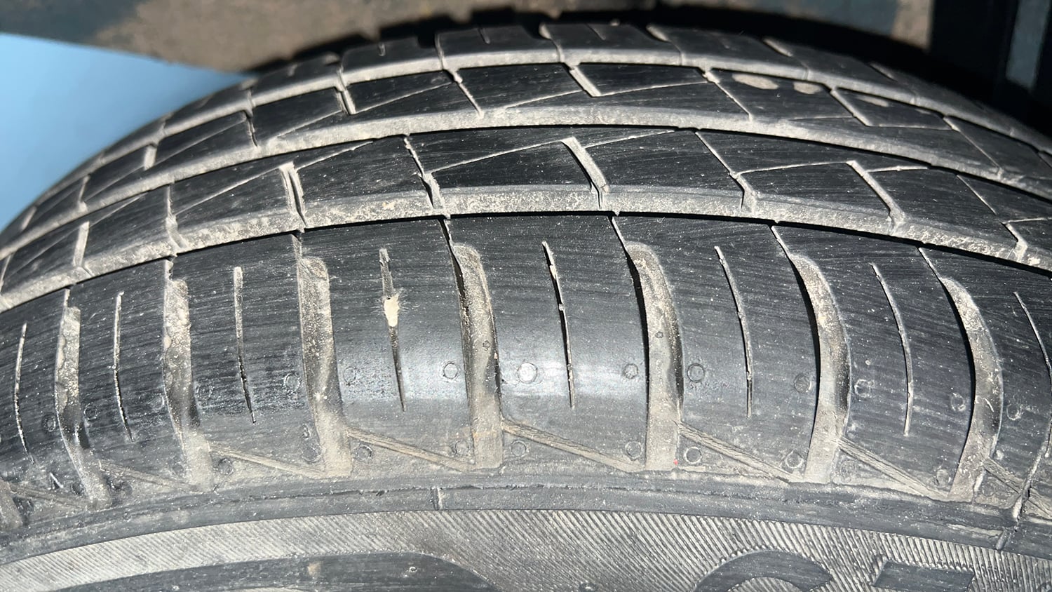 Used 2025 Renault Kwid CLIMBER 1.0 MT Petrol Manual tyres RIGHT REAR TYRE TREAD VIEW