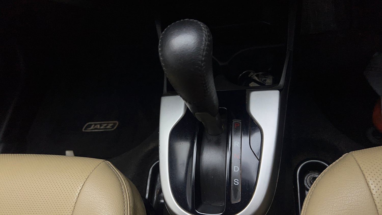 Used 2022 Honda Jazz ZX CVT Petrol Automatic interior GEAR  KNOB VIEW
