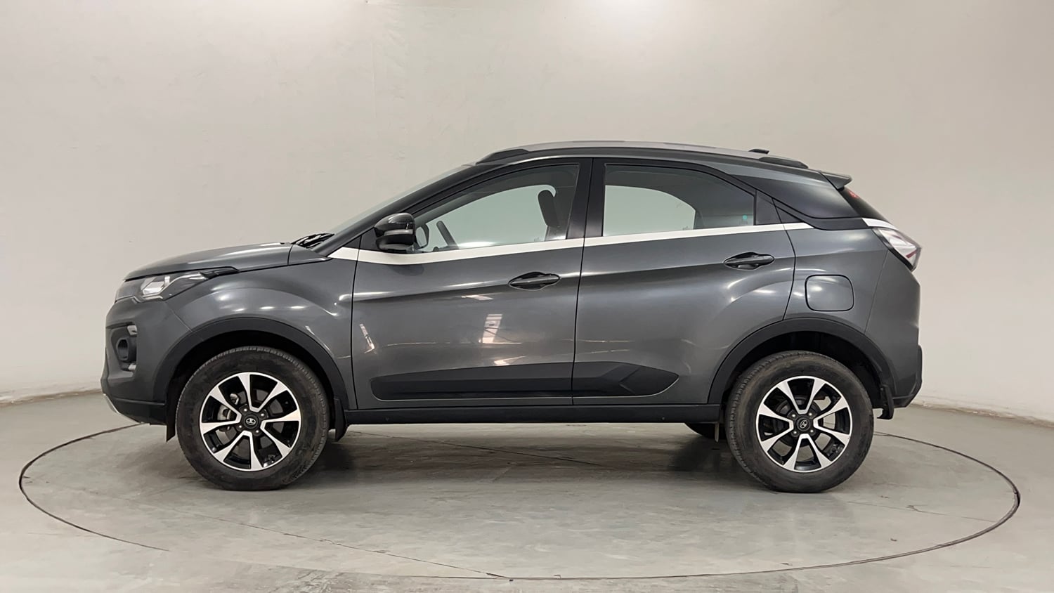 Used 2021 Tata Nexon XZA Plus Petrol Automatic exterior LEFT SIDE VIEW