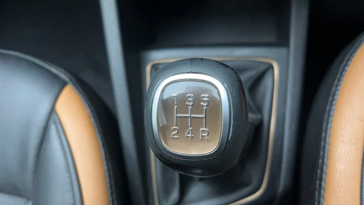 Used 2018 Hyundai i20 Active 1.2 SX Petrol Manual interior GEAR  KNOB VIEW
