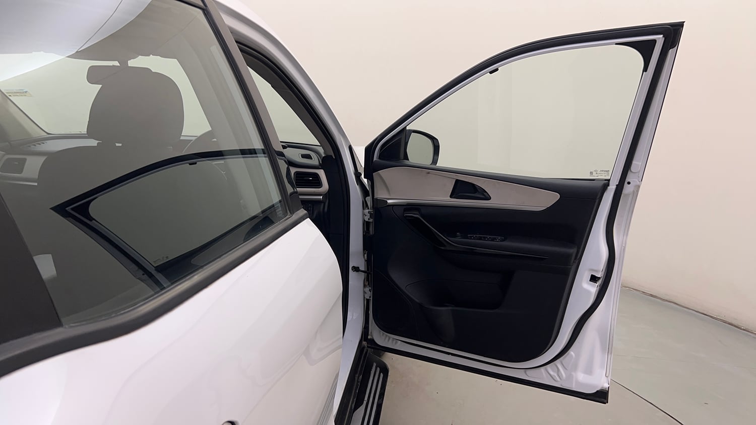 Used 2022 Mahindra XUV700 AX 5 Diesel AT 7 STR Diesel Automatic interior RIGHT FRONT DOOR OPEN VIEW